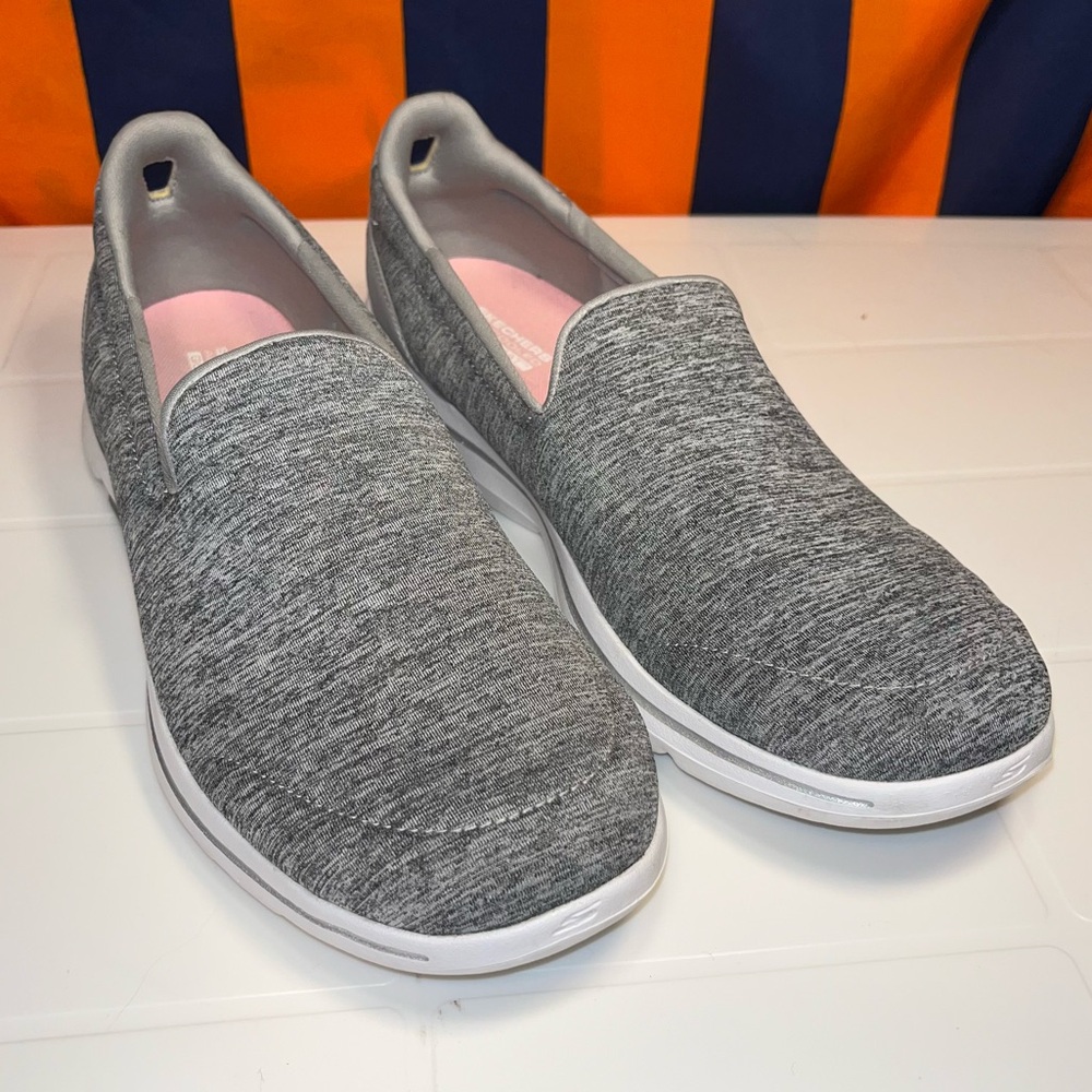 Skechers™ Womens Go Walk 5 15903 Gray Casual Shoes Sneakers Size 10 slip on